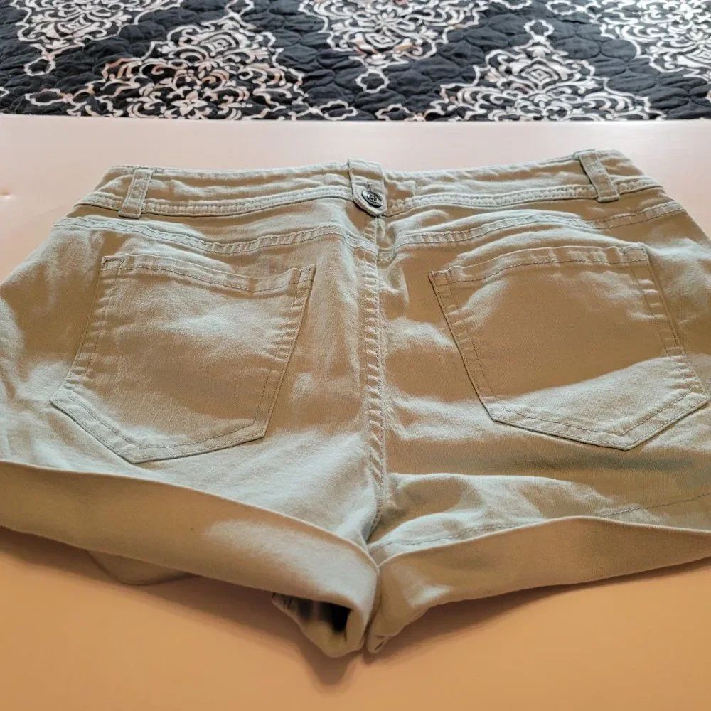 Life in Progress Denim Shorts - Picture 13 of 16